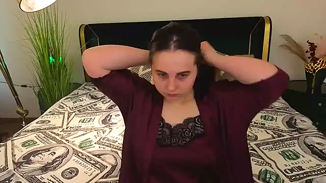Snapshot of MikaFoxy chatting on 16, 4, 2026 MikaFoxy online show from 16, 4, 2026