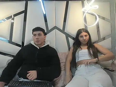 Snapshot of ScarlettAndLucas chatting on 4, 3, 2026 ScarlettAndLucas online show from 4, 3, 2026