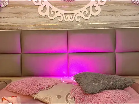 Little Mayy online show from 4, 2, 2026