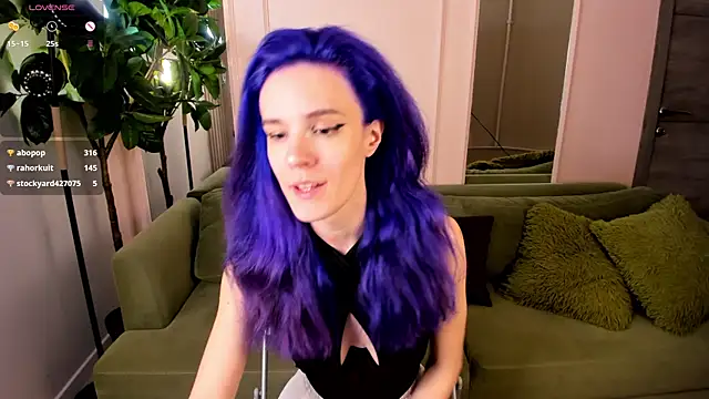 Snapshot of AuraLaunni chatting on 16, 5, 2026 AuraLaunni online show from 16, 5, 2026