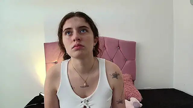 Snapshot of Cherry_Boomxx chatting on 9, 3, 2026 Cherry Boomxx online show from 9, 3, 2026