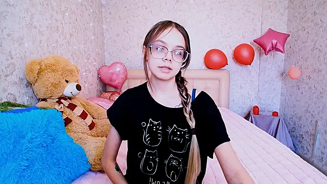 LolliStrawberry online show from 21, 3, 2026