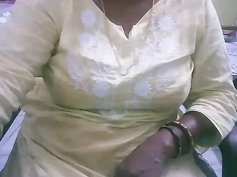 Snapshot of mohini_bhabhi chatting on 8, 4, 2026 mohini bhabhi online show from 8, 4, 2026