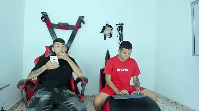 LatinsGuys18 online show from 10, 1, 2026