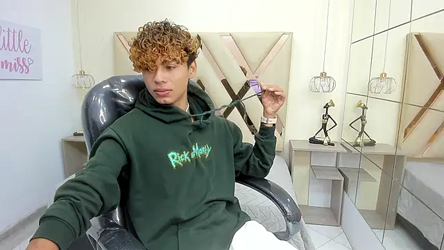 Snapshot of Anyelo_Twink chatting on 3, 3, 2026 Anyelo Twink online show from 3, 3, 2026