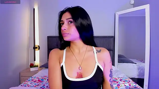 Snapshot of lilith_petit_ chatting on 20, 2, 2026 lilith petit online show from 20, 2, 2026