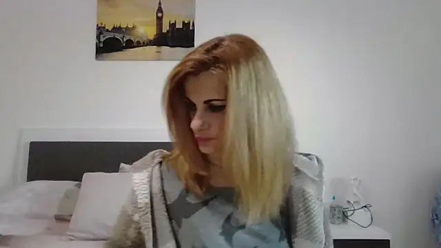 Snapshot of Clara1986 chatting on 6, 4, 2026 Clara1986 online show from 6, 4, 2026