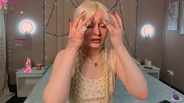 AdeleSilvy online show from 11, 4, 2026