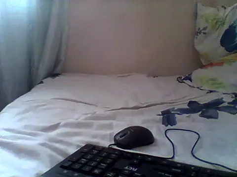handsomeguy02 online show from 15, 7, 2026