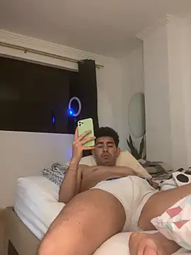 Snapshot of Pitteryonel chatting on 5, 4, 2026 Pitteryonel online show from 5, 4, 2026