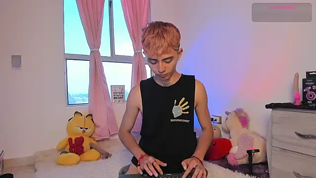 Maiky Cooper01 online show from 11, 2, 2026