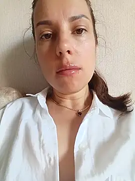 Snapshot of She-Moon chatting on 2, 7, 2026 She-Moon online show from 2, 7, 2026