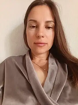 Snapshot of She-Moon chatting on 10, 7, 2026 She-Moon online show from 10, 7, 2026
