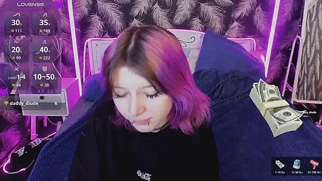 Snapshot of Ashley_Veil chatting on 6, 4, 2026 Ashley Veil online show from 6, 4, 2026