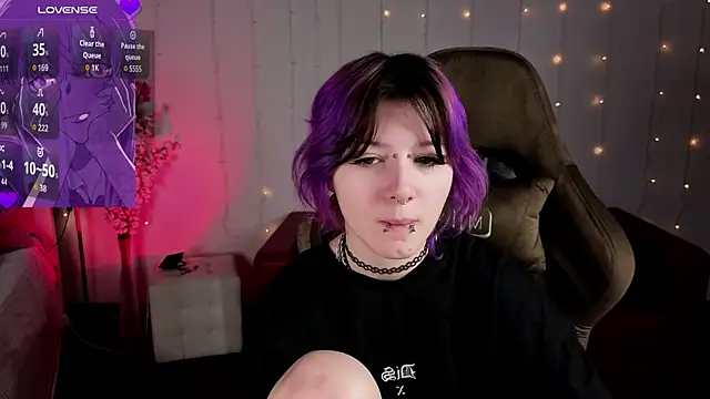 Snapshot of Ashley_Veil chatting on 7, 4, 2026 Ashley Veil online show from 7, 4, 2026