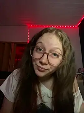 YoungLisaa18 online show from 25, 2, 2026