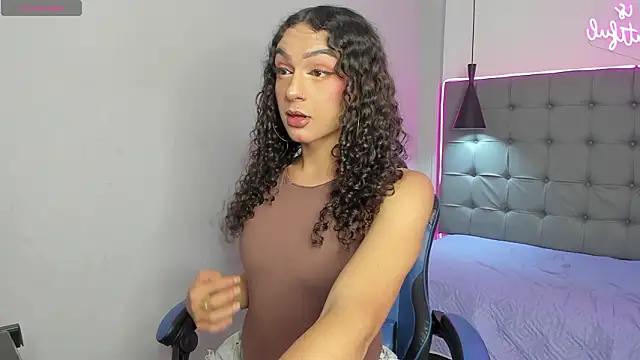 Snapshot of scarletcherry18 chatting on 3, 3, 2026 scarletcherry18 online show from 3, 3, 2026