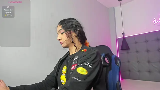 scarletcherry18 online show from 17, 4, 2026