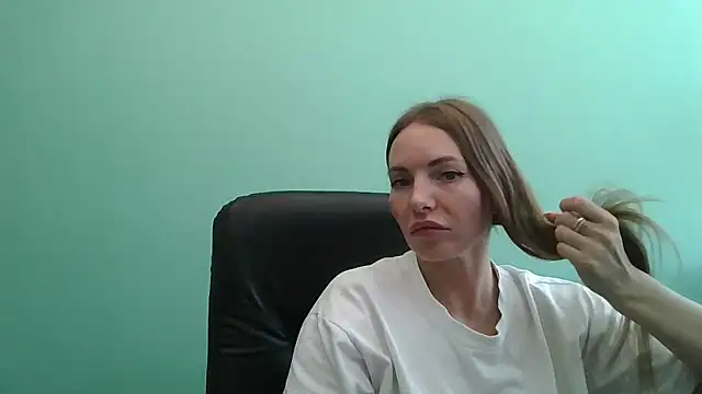 Snapshot of Valyssa chatting on 23, 6, 2026 Valyssa online show from 23, 6, 2026