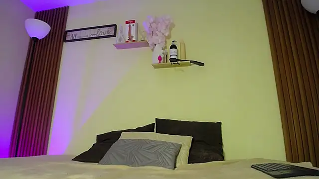 Scarlett ross  online show from 5, 2, 2026