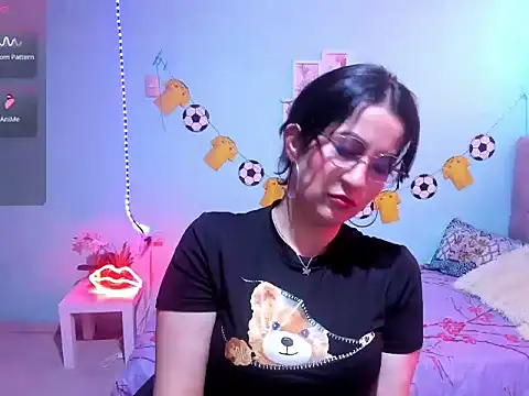 Snapshot of talia_mystic chatting on 25, 6, 2026 talia mystic online show from 25, 6, 2026