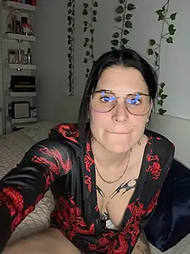 Snapshot of julieeeeee75 chatting on 13, 1, 2026 julieeeeee75 online show from 13, 1, 2026