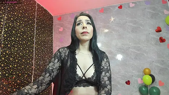 adellelennoxx online show from 18, 4, 2026