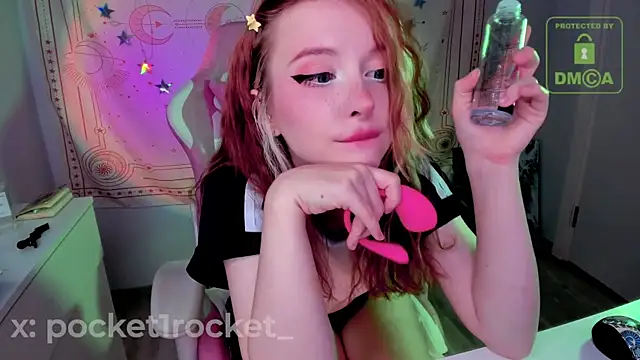 Snapshot of _PocketRocket_ chatting on 21, 9, 2025 PocketRocket online show from 21, 9, 2025