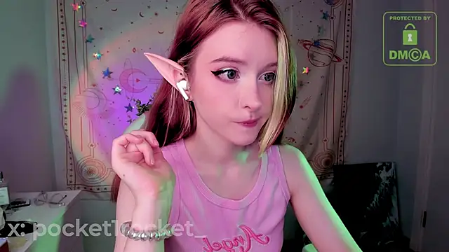 Snapshot of _PocketRocket_ chatting on 10, 10, 2025 PocketRocket online show from 10, 10, 2025