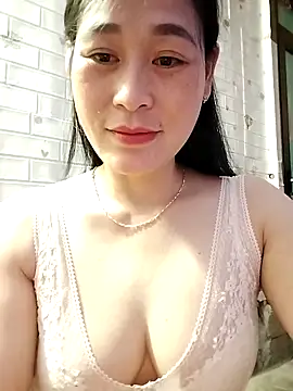 Snapshot of NgocLinh_69 chatting on 2, 4, 2026 NgocLinh 69 online show from 2, 4, 2026