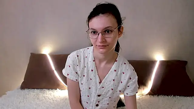 ThoraMarola online show from 24, 4, 2026