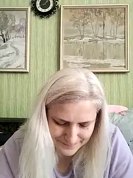 NyushaLollipop online show from 6, 4, 2026