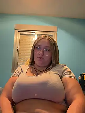 Snapshot of _maracr19_ chatting on 9, 7, 2026 maracr19 online show from 9, 7, 2026