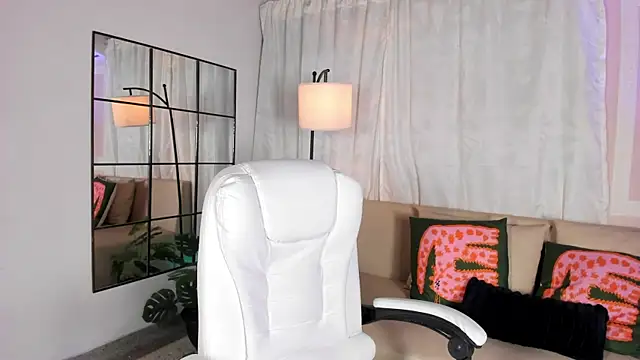 Snapshot of liaamoon_ chatting on 17, 6, 2026 liaamoon online show from 17, 6, 2026