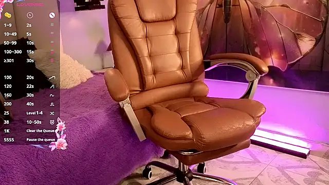 NahommyPearson online show from 3, 2, 2026