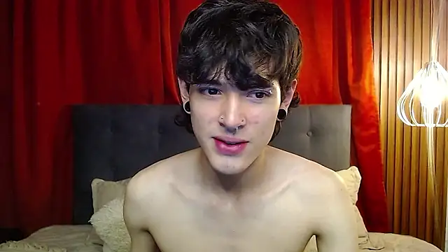 Snapshot of moonandzuko chatting on 10, 2, 2026 moonandzuko online show from 10, 2, 2026