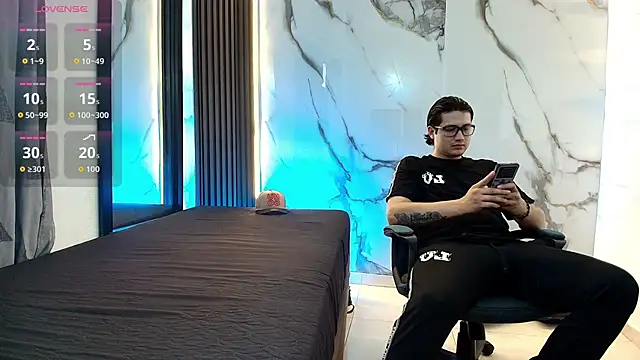 Snapshot of Danner_Alaia chatting on 5, 2, 2026 Danner Alaia online show from 5, 2, 2026