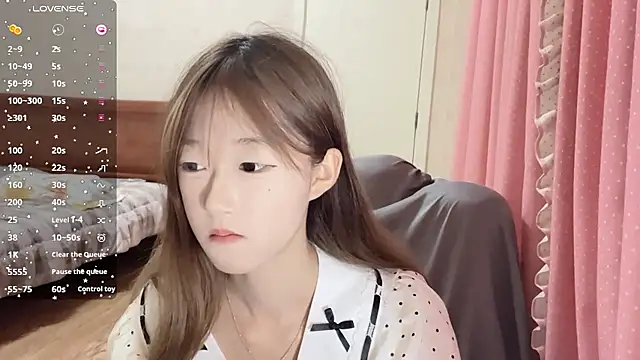 Snapshot of qingqing_love2025 chatting on 12, 7, 2026 qingqing love2025 online show from 12, 7, 2026