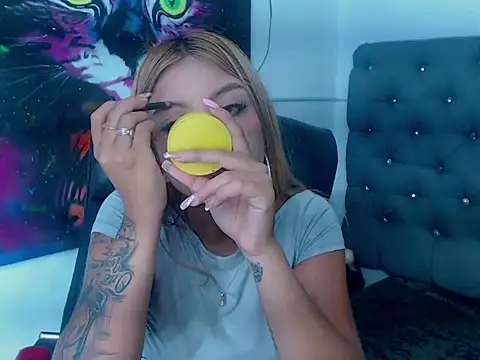 SashaBlondeLatin online show from 9, 5, 2026