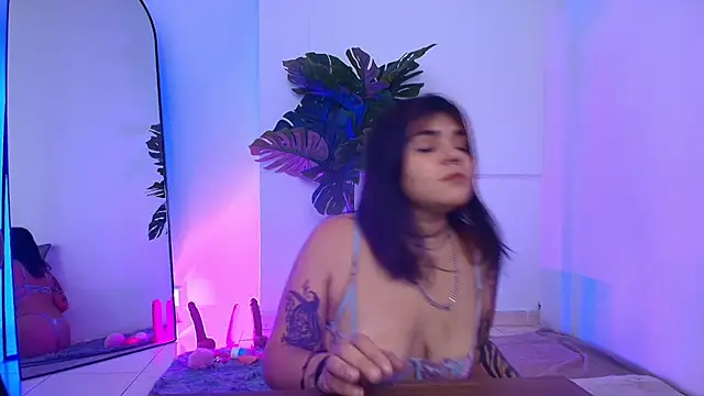 Snapshot of Dakota-bluu chatting on 5, 2, 2026 Dakota-bluu online show from 5, 2, 2026