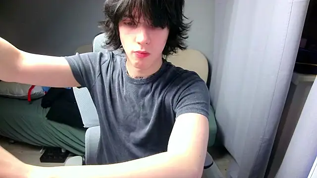 LeonBoykisser online show from 19, 3, 2026