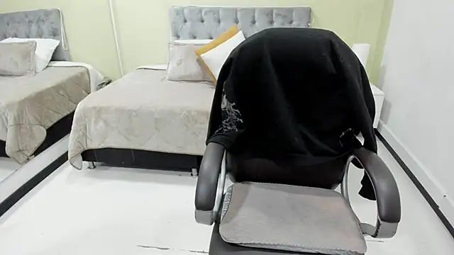 Bela Craxkerr online show from 3, 2, 2026