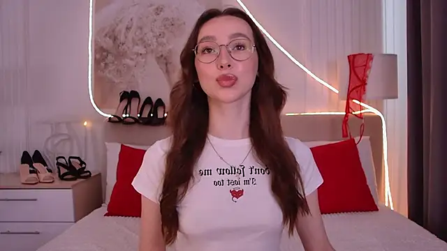 Emily Simon online show from 10, 6, 2026
