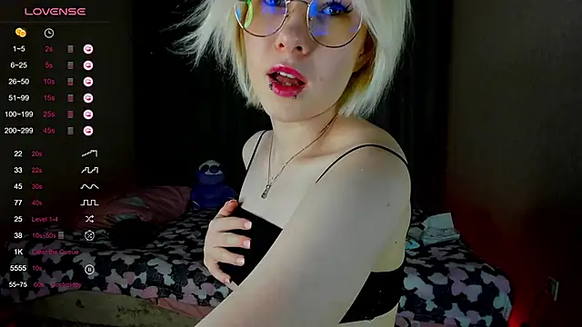 Snapshot of Allettaevee chatting on 21, 2, 2026 Allettaevee online show from 21, 2, 2026