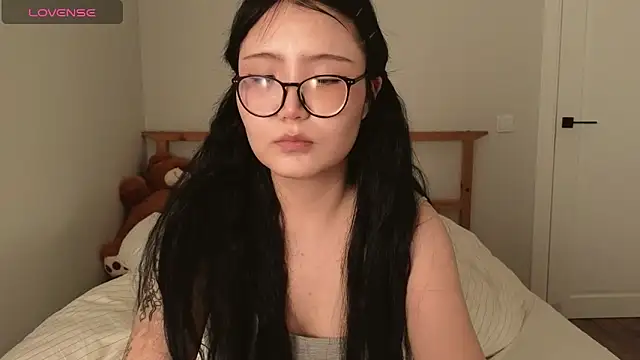 nullgirl online show from 12, 5, 2026