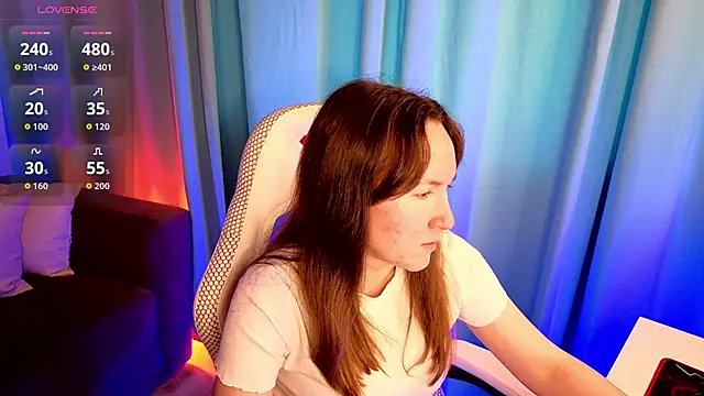 Snapshot of SindieStorm chatting on 13, 4, 2026 SindieStorm online show from 13, 4, 2026