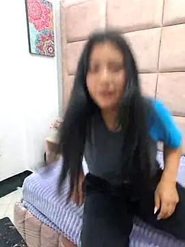 valenlopezz  online show from 8, 5, 2026