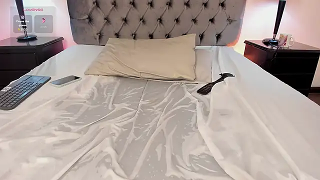 Kiri Black  online show from 27, 3, 2026