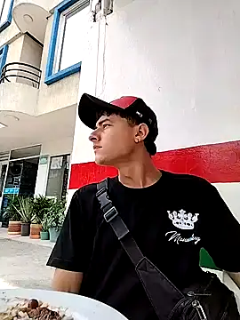 Snapshot of attractive-sexx chatting on 4, 4, 2026 attractive-sexx online show from 4, 4, 2026