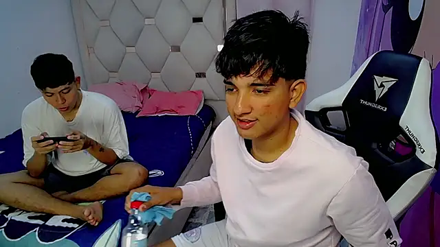 Maxwell boys online show from 11, 2, 2026